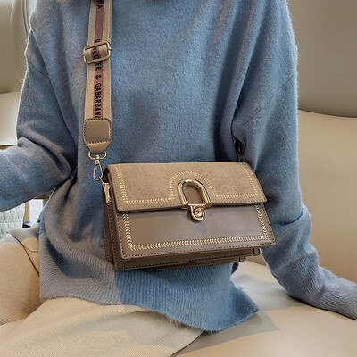 

Broadband small bag female 2019 new Korean version of the wild versatile texture shoulder bag fashion matte Messenger small square bag