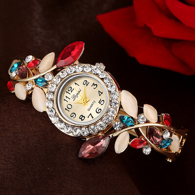 

Womens Watch Trends Diamond Colorful Crystal Womens Bracelet Watch Petals Beautiful Quartz Watch