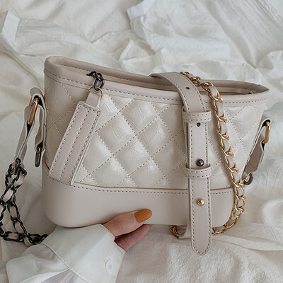 

Female 2019 new Lingge chain bag fashion small fragrance wind stray bag shoulder slung small square bag Hong Kong wind