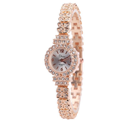 

Women Vintage Luxury Gold Silver Watches Elegant Quartz Fashion Rectangle Dial Watch Carved Pattern Bracelet Casual WristWatch