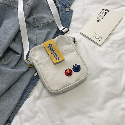 

2019 new cute cartoon wild shoulder messenger bag female casual fashion letters sesame street canvas small square bag