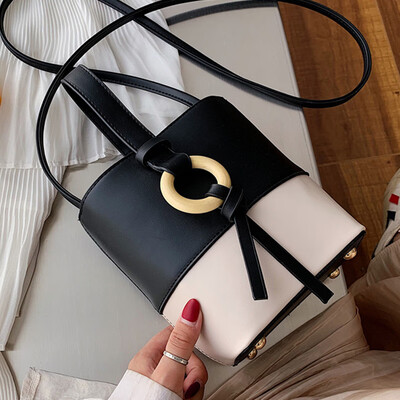 

Red bag 2019 popular new Korean Joker Messenger bag retro fashion portable bucket bag
