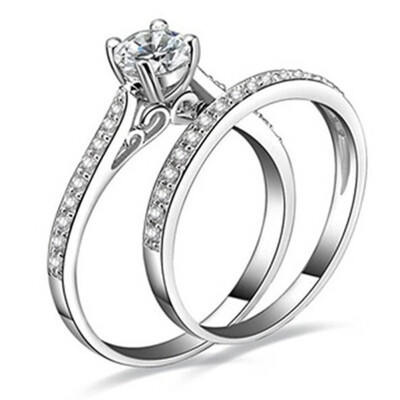 

2 Pieces Set Of Fashion WomenS Elegant Four-Claw Inlaid Crystal Couple Engagement Ring Couple Ring