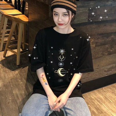 

Star Moon Pattern Embroidered Print Womens Tops Fashion Beautiful Loose Short Sleeve Womens T-Shirt