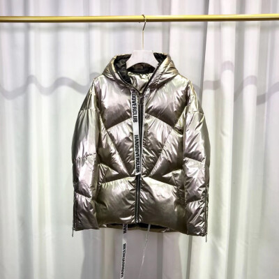 

Winter 2018 new Korean fashion hat thickening short style bread suit silver A version of the bright face down jacket womens