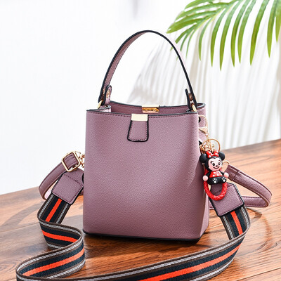 

On the new wave of women in summer Joker ins fashion ladies shoulder slung bucket bag in summer