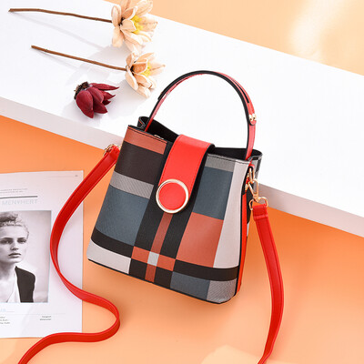 

In summer the new ladies Korean wave Joker single shoulder diagonal bag color portable bucket bag
