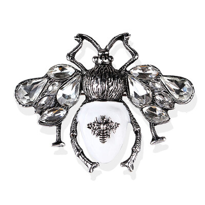 

Vintage Bee Brooches for Women Enamel Pin Jewelry Suit T-shirt Accessories