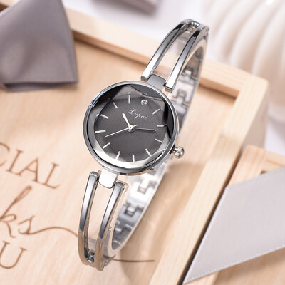 

RM European Beauty Simple Casual Fashion Convex Small Exquisite Bracelet Watch
