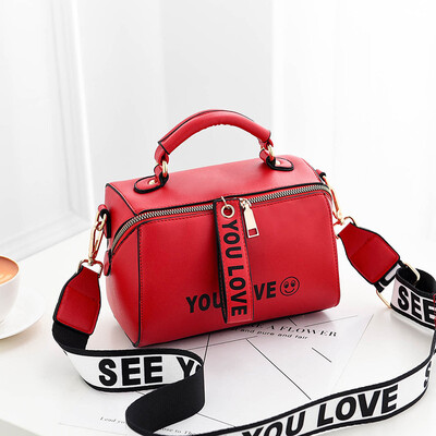 

Mini bag female Messenger bag summer new Korean version of the wild lock single shoulder bag temperament small square package tide