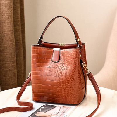 

2019 spring new womens bag fashion casual handbag cool Korean version of the shoulder bag Messenger bag