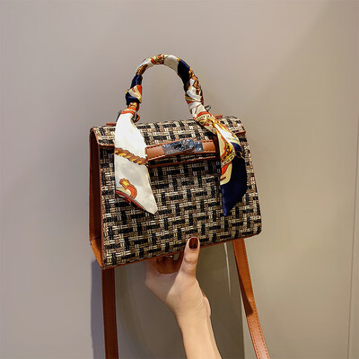

Internet celebrity ins early autumn leisure bag fashion silk scarf knitting Kelly bag new 2019 single shoulder slant womens bag