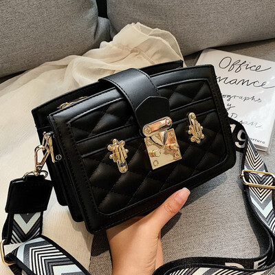 

Xiaoxiangfeng rhombog bag woman 2019 new Korean version fashion hundred with one shoulder slanted small square bag