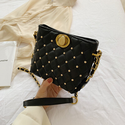 

Ins summer popular chain bag womens new 2019 Korean version of rivets fashion single shoulder oblique bag bucket bag