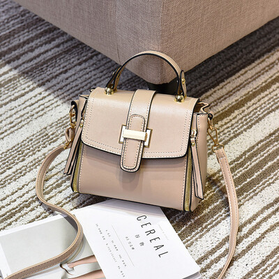 

In autumn Shangxin 2018 Chaohuan version of ladieshandbag is simple 100-fold one-shoulder inclined bag