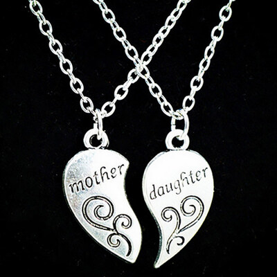 

2PcsSet Fashion Mother Daughter Flower Carved Love Heart Pendant Necklace Gift