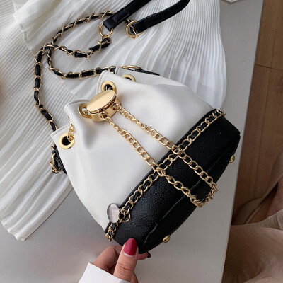 

2019 New Korean version of French small crowdsourcing simple foreign-style texture Messenger bag Joker bucket chain bag