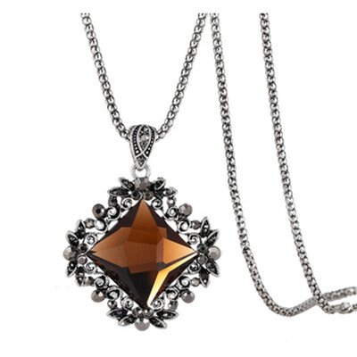 

Women Jewelry Retro Rhinestone Inlaid Diamond Pendant Bead Chain Long Necklace