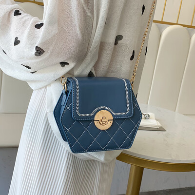 

Womens bag 2019 new fashion chain bag summer small fresh wild ins net red ocean chain slung small bag