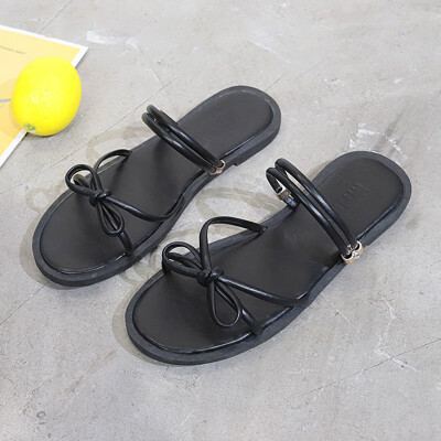 

Two flat-soled sandals for girls with open toes&flat heels&cross-straps for Roman sandals Chic Hanfeng Student Shoes