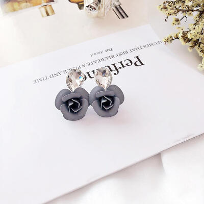 

new Arrival Fashion Trendy Plant Women Dangle Earrings Korean Crystal Three-dimensional Flower Earrings Wholesale For Female