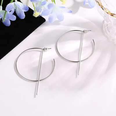 

2019 new design fashion two-color hollow C-shaped simple earrings for women