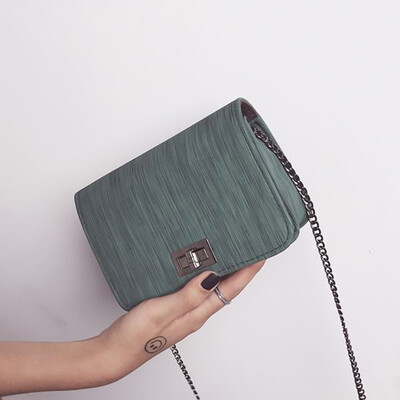 

Fashion Creative New Simple Versatile Cloth Twist Lock Shoulder Messenger Bag