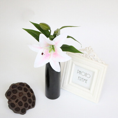 

Real Touch PVE Artificial Lily Silk Decorative Flower for Wedding Decoration Gift Fresh Style Desk Ornaments