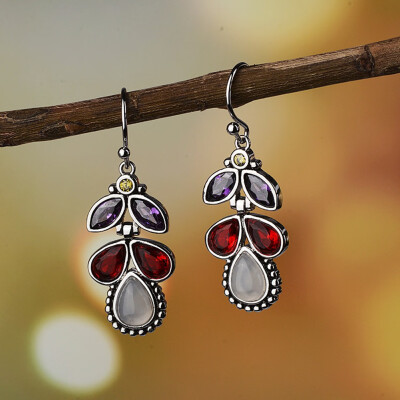 

Creative Water Drops Cat Claw Footprints Earrings Inlaid with Moonstone Coloured Gemstone Earrings