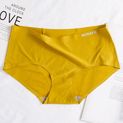 

New Fashion Japanese One-piece Seamless Ice Silk Waist Lift Hip Breathable Ladies Briefs