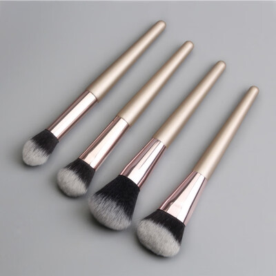 

4pcs Professional Makeup Brush Set Loose Powder Brush Foundation Brush Blush Brush Cosmetic Makeup Brush Tools Kits