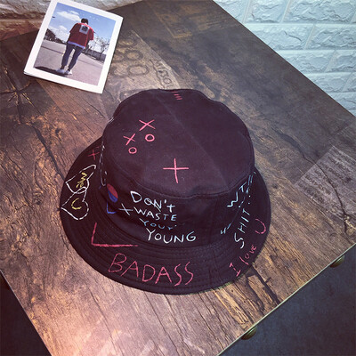 

Hat Female Summer Black&White Graffiti Love Leisure Fishermans Cap Street Personality Pot Cap Sunshade Cap Chao Man