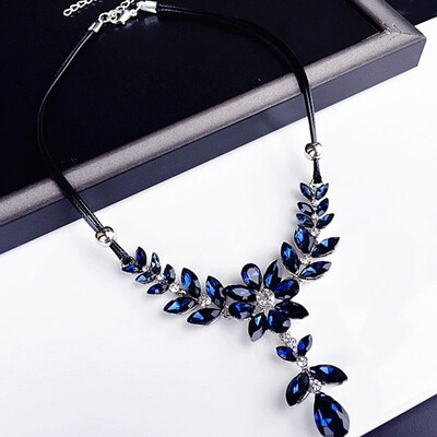 

Women Girls Navy Blue White Crystal Shiny Statement Flowers Necklace