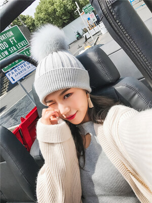 

Super Fox fur ball real fur wool blend thickened warm womens winter wool hats Korean knit hat tide