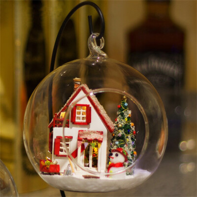 

Gotoamei Wooden DIY Miniature House Furniture LED House Decorate Creative Christmas Gifts