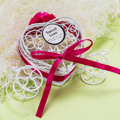 

Toponeto 1pc New Candy Boxes Romantic Carriage Sweets Chocolate Box Wedding Party Favors
