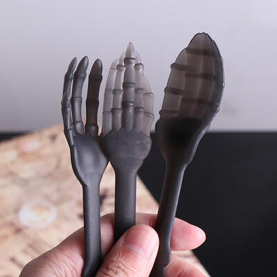 

Toponeto Plastic Cutlery Set Novelty Halloween Decoration Tableware Halloween Scene