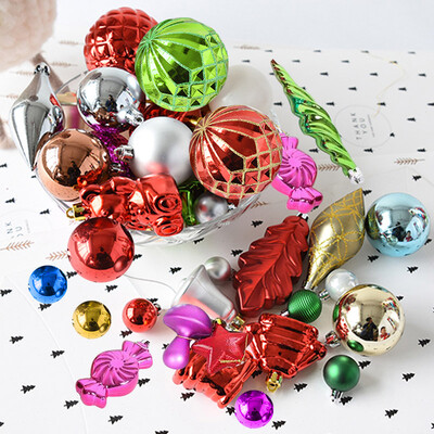 

Green reed Christmas tree decorations Christmas pendants Christmas balls Bucket Bucket more balls