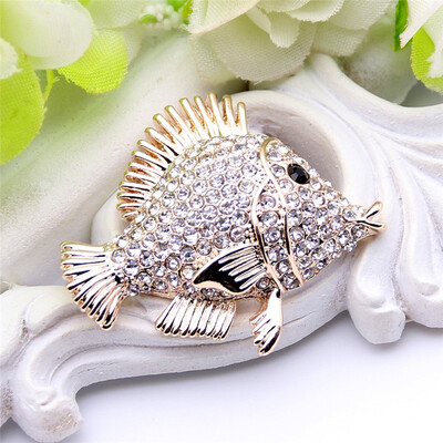 

Fashion Women Brooch Pins Fish Design Jewelry Brooches Gold Color Rhinestone Animal Broches Pin Ladies Hijab Lapel Scarf Pins