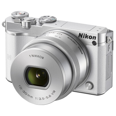 

Никон (Nikon) J5 + 1 микро-камеры стабилизации изображения VR Nikkor 10-30mm F / 3.5-5.6 PD объектива Белый (20,8 миллионов эффективных пикселей сменных объективов 4K записи видео складной сенсорный экран)