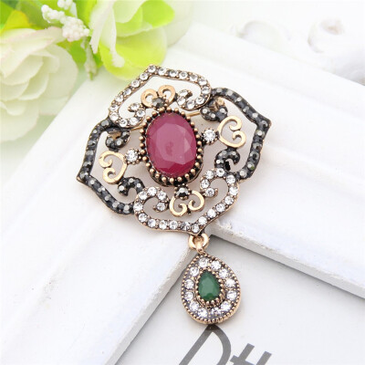 

Vintage Women Drop Pendant Brooch Turkish Antique Gold Plating Hollow Out Floral Design Ladies Brooches Broches Jewelry Indian