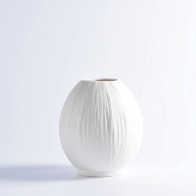 

Simple White Ceramic Vase Modern Fashion Table Vase For Home Decor