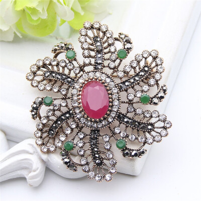 

Vintage Turkish Brooch For Women Antique Gold Color Hollow Round Flower Broches Brooches Ethnic Jewelry Ladies Hijab Lapel Pins