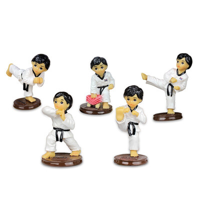 

Jingdong Supermarket Golden Fire Taekwondo doll ornament suit sports souvenir creative gift birthday gift