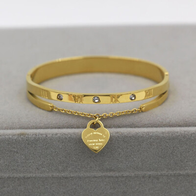 

New Korean Roman Bracelet with Diamond Chain Hanging Heart Bracelet Titanium Steel Dark Clasp Bracelet