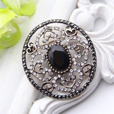 

Turkish Round Badge Brooch For Women Hollow Flower Symmetric Heart Design Rhinestone Brooches Broches Ethnic Arabesque Jewelry