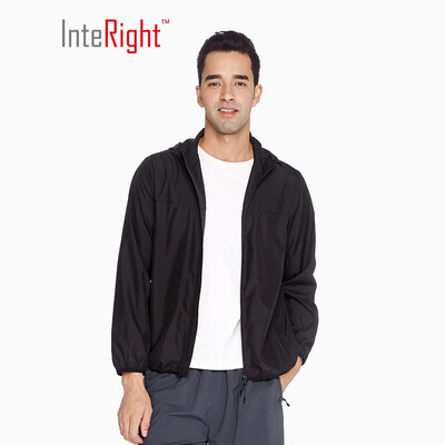 

INTERIGHT outdoor skin clothing men&women models light waterproof breathable windbreaker black male