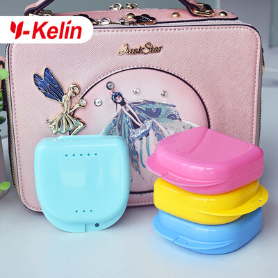 

2018 Новое прибытие Y-Kelin Retainer Box Retainer Case частная коробка для зубных протезов с частным протезом с бесплатным подарком
