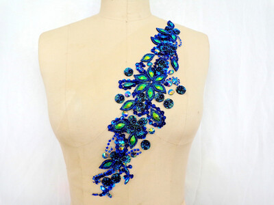 

Ручные темно-синие кристальные патчи пошивают на Rhinestones applique с камнями блестками бисер 36 * 10 см для верхнего платья