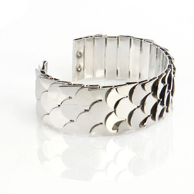 

Unique fish scale mackerel scale sirip ikan open Wrap Charm Bracelet adjustable SILVERY